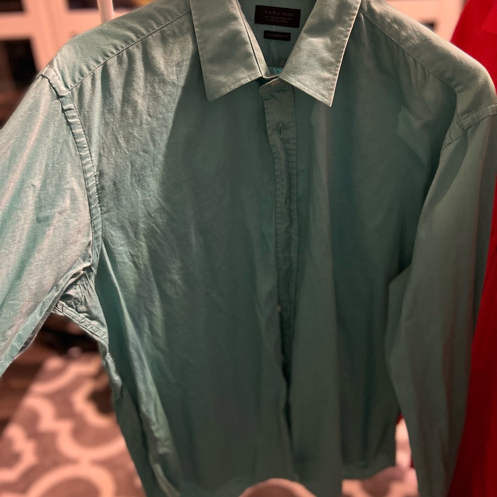 Zara men’s Dress Shirt, lovely light green. Used but in good condition.